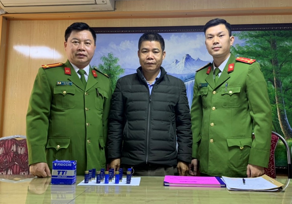 Vận động, thu hồi 261,49kg pháo, 30 súng, 517 viên đạn và 294 vũ khí thô sơ